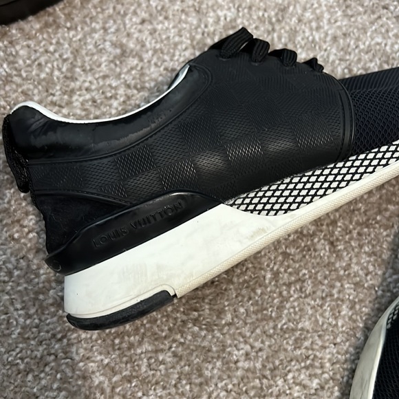 Small that’s way selling it. - Picture 3 of 15